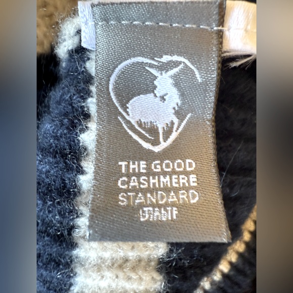 J CREW Navy/Cream stripe 100% cashmere crewneck sweater size SMALL - Picture 6 of 9